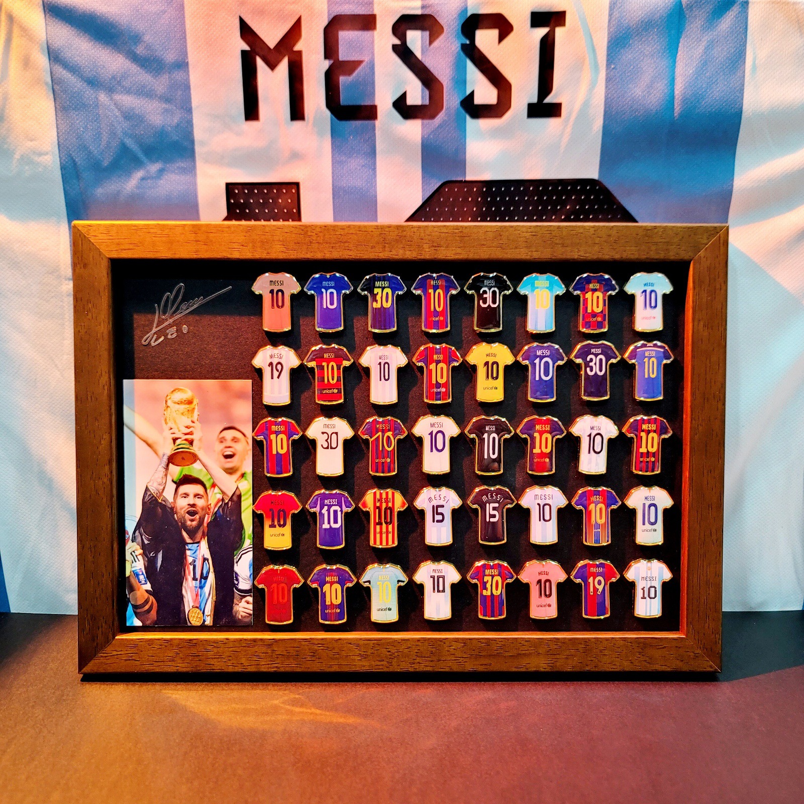 Messi Ronaldo camiseta insignia marco de madera sólida recuerdos de fútbol hechos a mano alrededor del cumpleaños del novio Regalo del festival de Qixi image 19