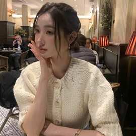 韩国INS 百搭泡泡袖中袖短款软糯开衫针织上衣杏色灰色黑色有吊牌