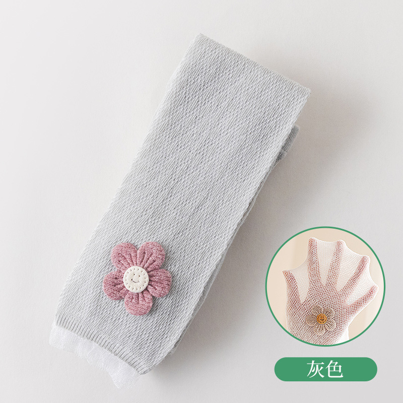 Gray (tricolor flower)
