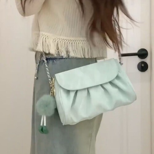 Fresh and Light Cloud Texture Small Bag 2024 New Academic Style Pleated Underarm Bag Unique Single Shoulder Crossbody Bag for Women