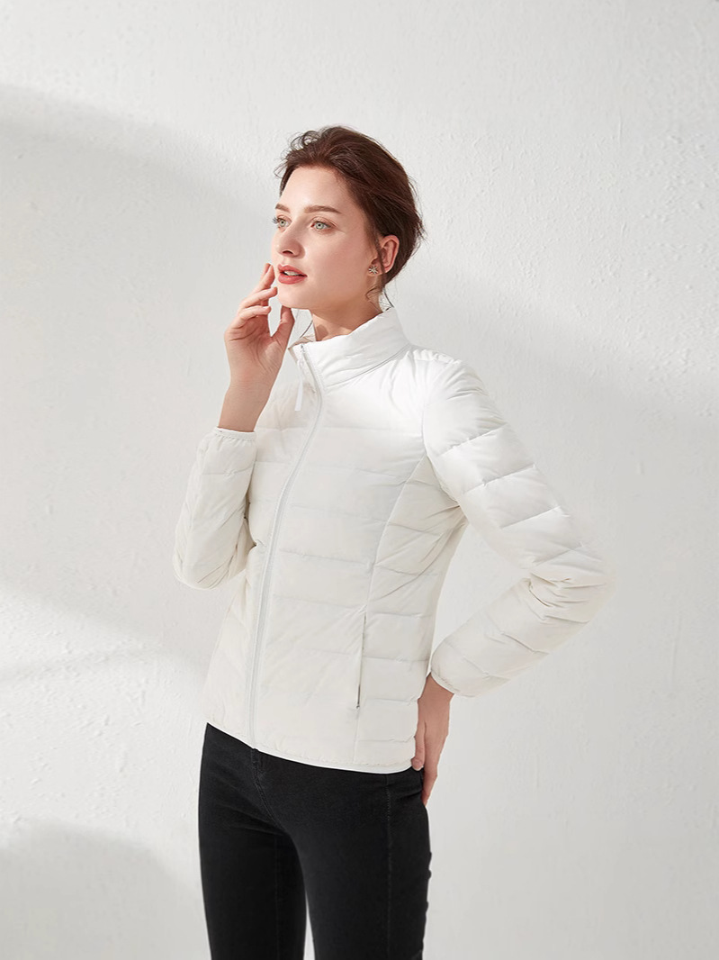 Tik Tok transfronterizo caño invierno plumón chaqueta de mujer ligera corta estilo coreano sin costuras en un tejido de gran tamaño abrigo caliente moda image 2