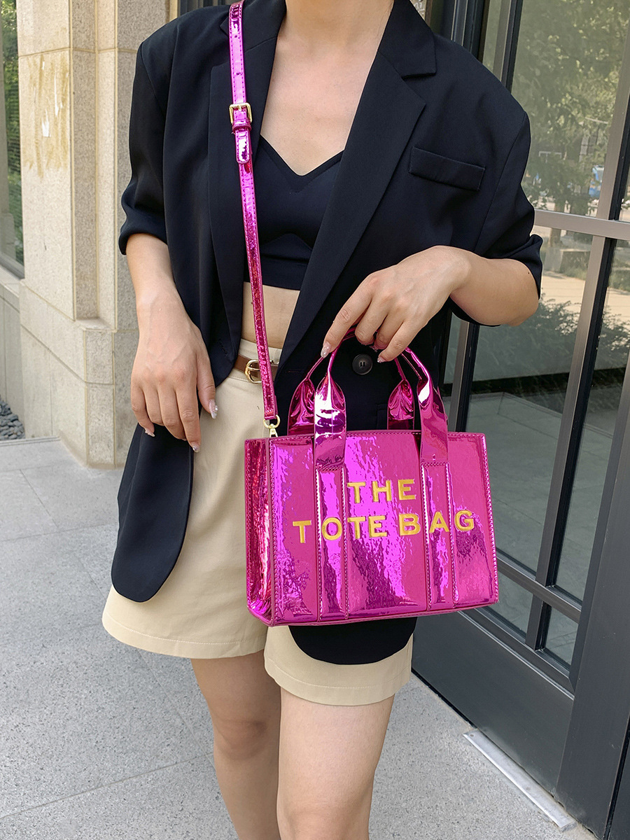 Bolso de mano estilo nuevo transfronterizo para mujer 2025, bolso de hombro y bandolera de moda europea y americana de cuero charol con letras en relieve