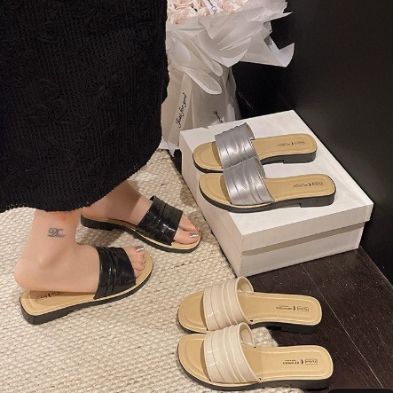 2026 New Summer Fashion Simple Women's Flat Sandals Versatile Casual Beach Shoes Soft Sole Comfortable Slide Sandals