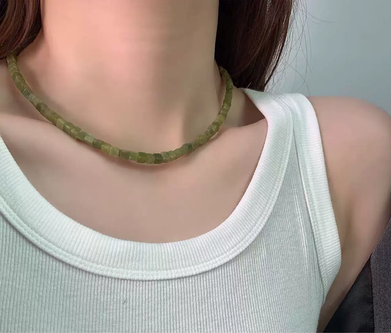 翠绿天然石复古轻奢项链小众玉石设计感男女潮酷锁骨链配饰好搭配