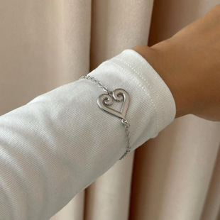 2025 Xizang Retro Unique Elements Ethnic Style Bracelet Almaty Nomadic Sheep Horn Pattern Flying Swallow Love Bracelet