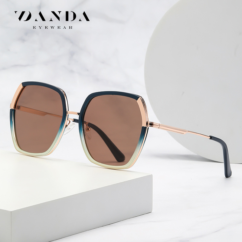 Nuevas gafas de sol polarizadas TJ710 moda mujer ins Street shooting gafas de sol de metal conducción gafas de sol polarizadas