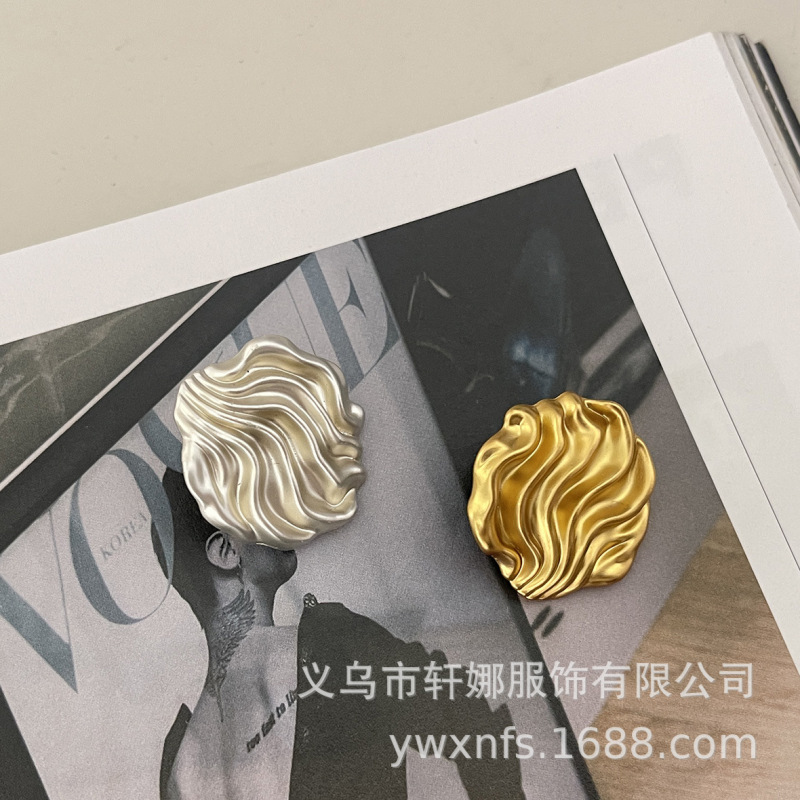 New High-Quality Chanel-Style Irregular Shell-Shaped Metal Buttons for Sweaters, Cardigans, Trench Coats, and Blazers
