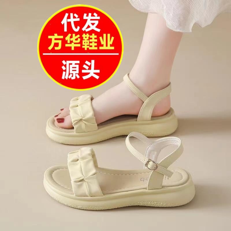 Sandalias para mujeres 2026 verano nuevo vestido de estilo multifuncional, estudiantes de fondo suave con sandalias de hadas