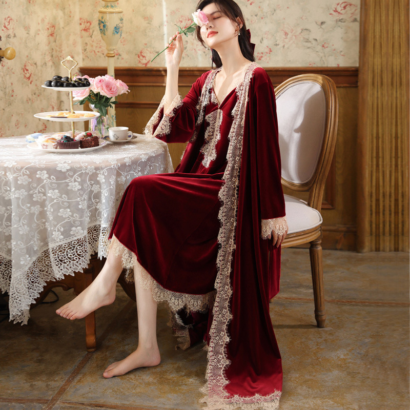 Long Sleeve Nightgown Women's Golden Velvet Nightgown Bridal Morning Gown Court Style Warm Pajamas Outwear Home Suit Winter