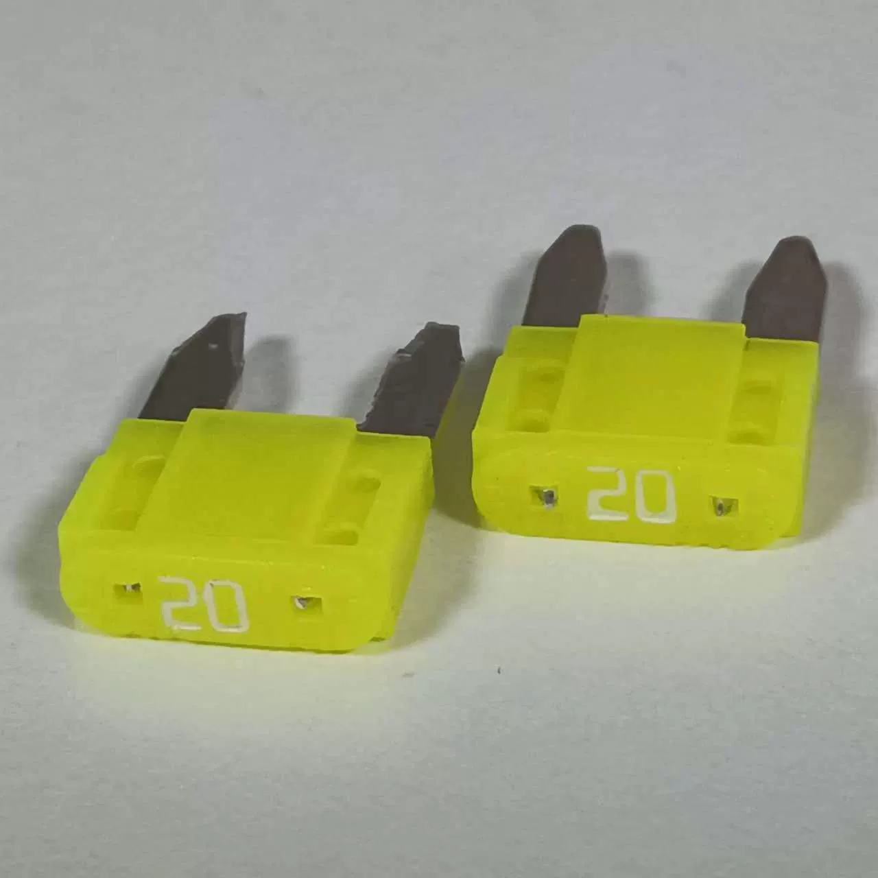 Нейлоновый автомобильный предохранитель, нейлоновый предохранитель малого/среднего температурного режима, 32 В, 10 А, 25 А, 30A40A