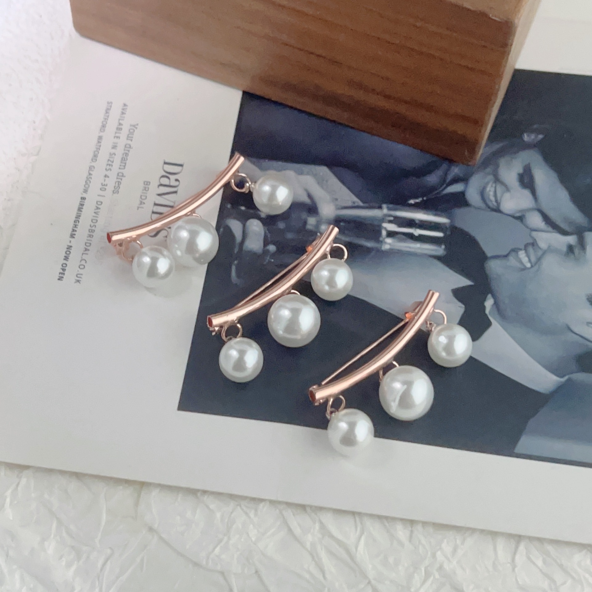 Broche de perlas elegante falda con cuello en V anti-exposición ramillete pin ropa fija accesorios de mujer PIN de cuello cardigan PIN