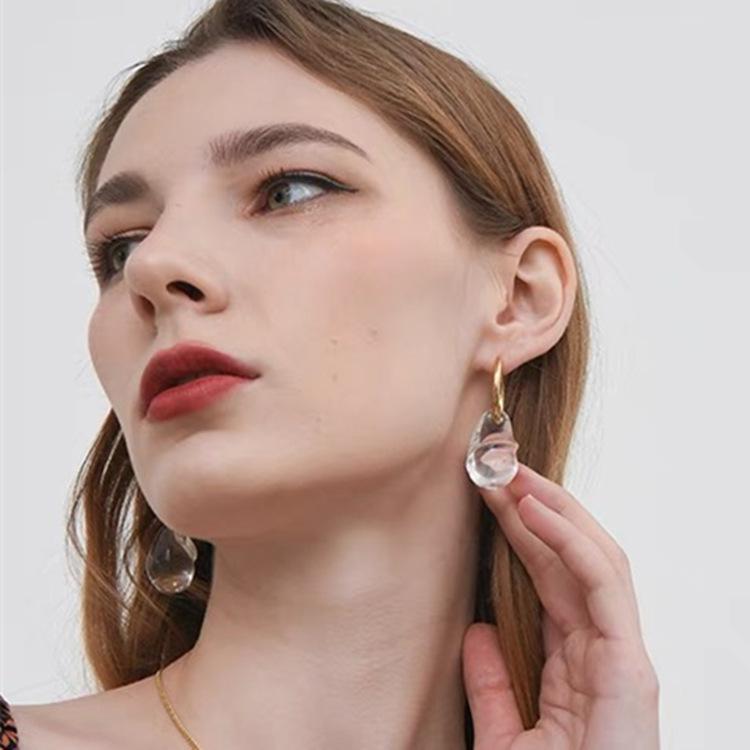Women's Gender Polished Finish 1 Pair Classic Style Commute Geometric Glass Charm Sleeper Hoop Earrings