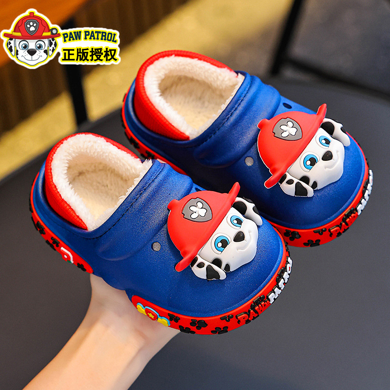 Paquetes de invierno para niños, zapatos de algodón cálidos y impermeables, zapatillas de algodón para niños pequeños y medianos.