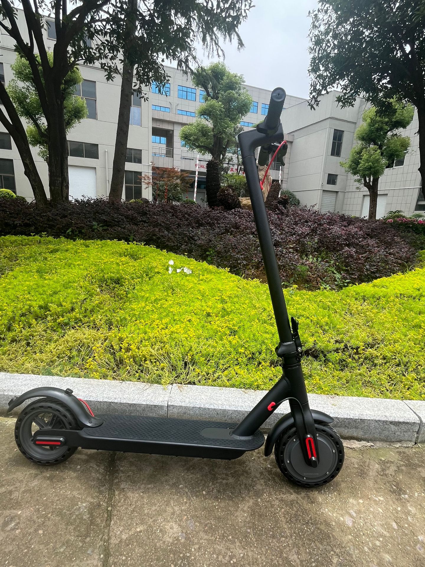 Foreign Trade Export 300W Off-Road Adult Electric Scooter 8.5-Inch Foldableing Scooter Two-Wheeled Electric Scooter