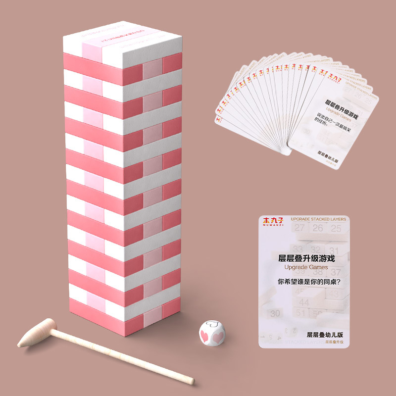 Colores de madera equilibrados en capas apiladas en capas, bloques de dibujo altos, juguetes educativos para niños