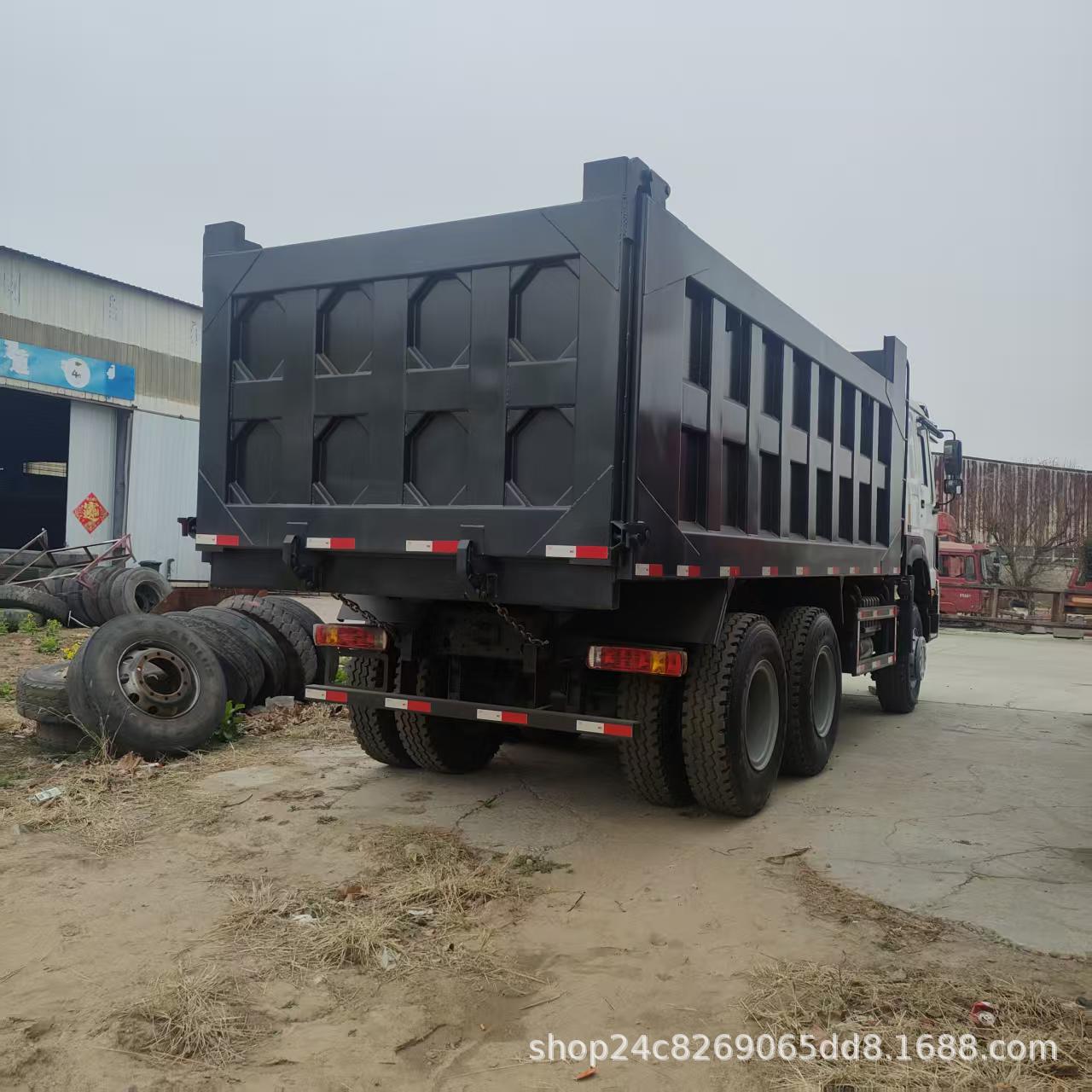 Sinotruk Howo Dump Truck 371 Horsepower 6X4 Dump Truck for Transporting Gravel and Soil, Export Howo Dump Truck