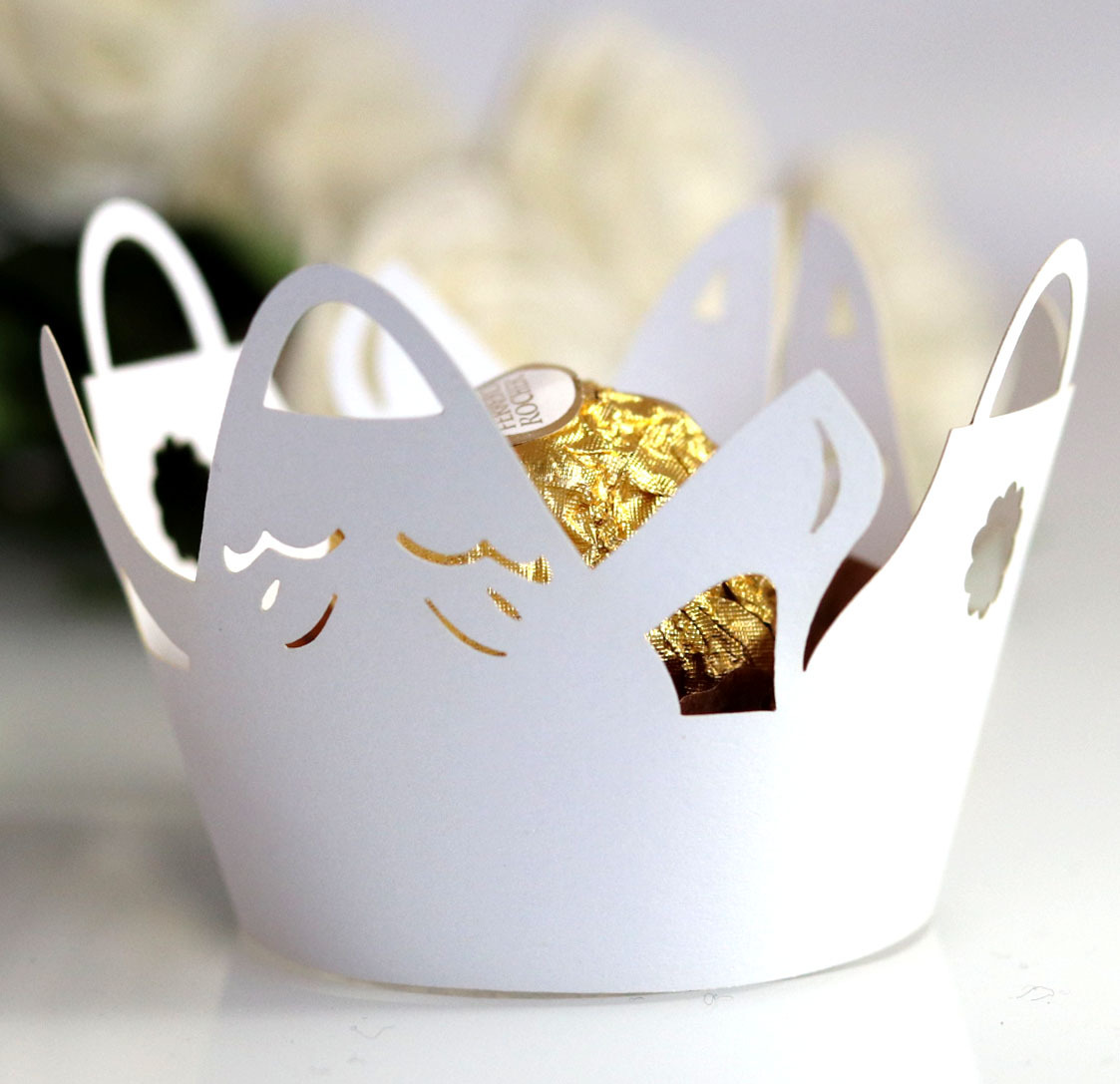 亚马逊 皇冠高跟鞋款蛋糕纸围边 激光镂空烘焙创意纸托 浙江批发