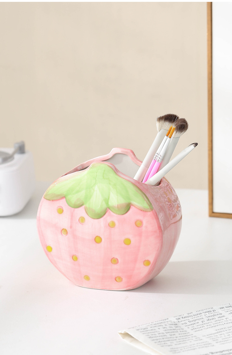 Learning Occasion 1 Piece Strawberry Learning Ceramics Cute Pen Holder
