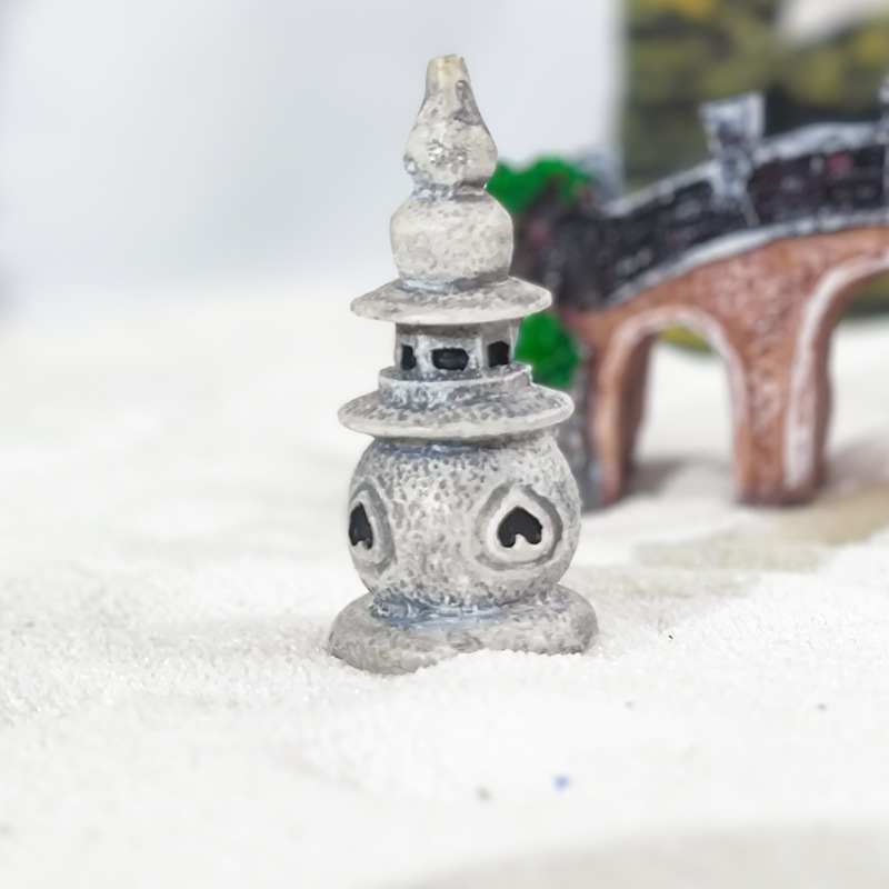 Venta caliente micro paisaje rocalla decoración zen tres piscinas luna luna pequeña torre de piedra linterna palacio antiguo pecera paisajismo punto cabello directo