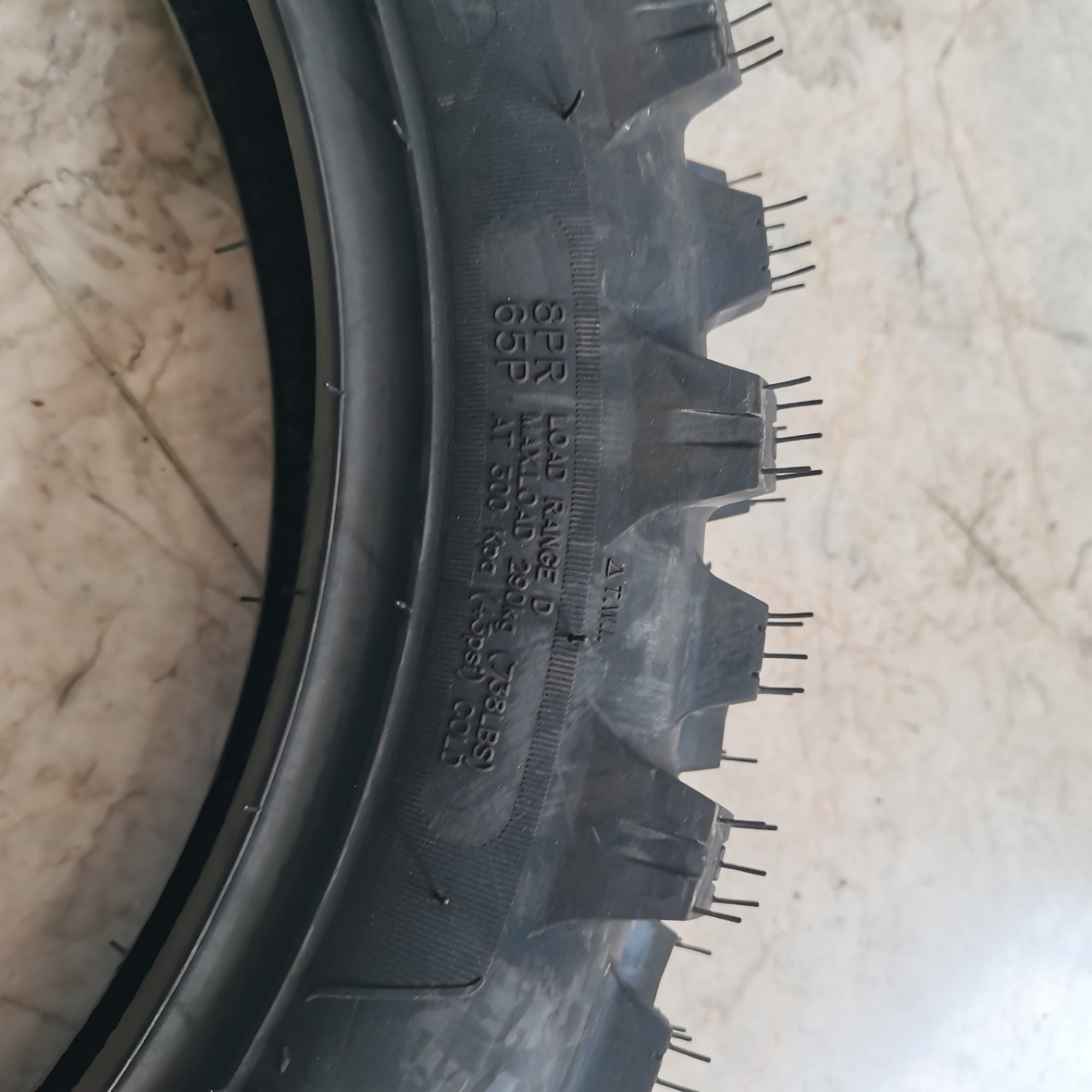 Factory Direct Delivery Off-Road Motorcycle Tire 110/90-16 Large Tread Thickened Anti-Slip Wear-Resistant Outer Tire