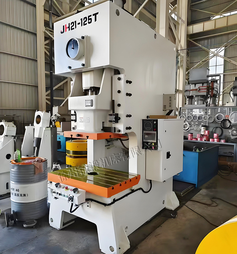 125吨气动冲床详情图1.jpg