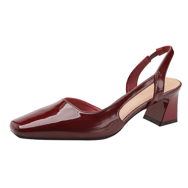 Summer sandals with a strap