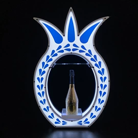 酒架;化妆服饰道具;助威道具