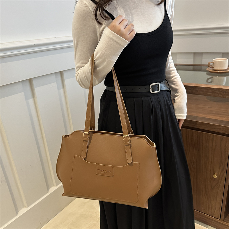 2024 New Popular Texture Large Capacity Tote Women's Trendy Fashion Leisure Student Commuter Bag_voghion.com