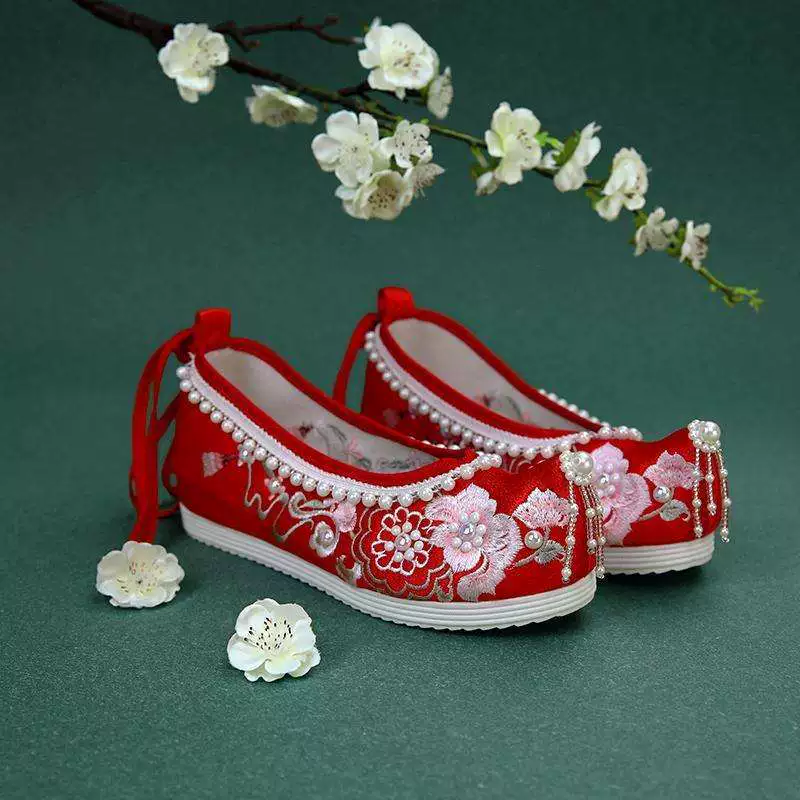 Новые туфли Hanfu с кисточками, свадебные красные туфли, увеличивающие рост, свадебные туфли Xiuhe в китайском стиле, туфли с вышивкой, свадебные туфли невесты в древнем стиле