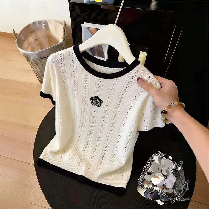 Áo thun cổ tròn nữ phối màu tay ngắn dáng mỏng nhẹ — đen chi tiết 1