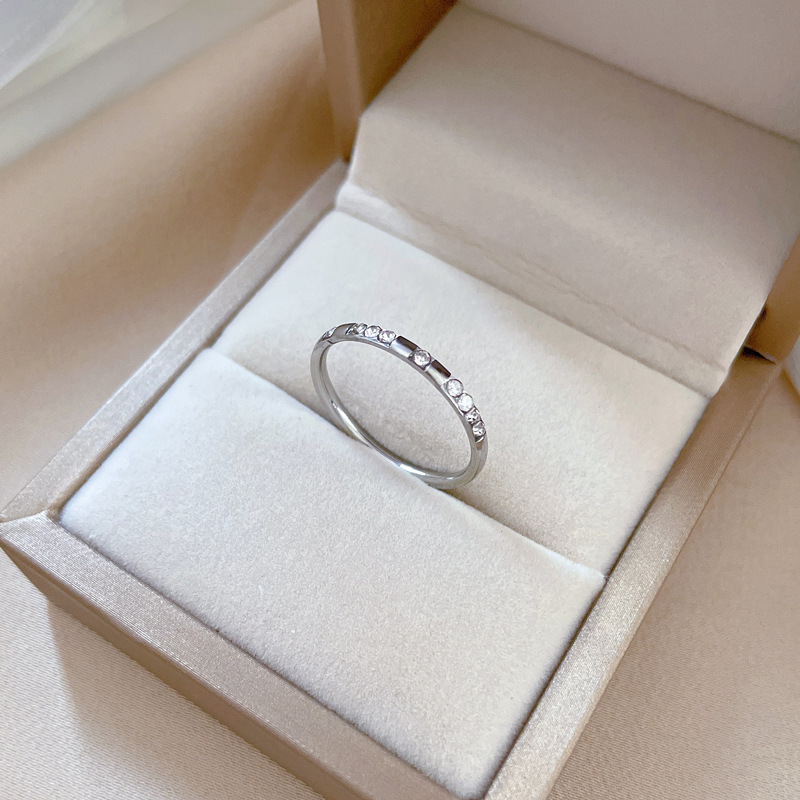 6g Weight Electroplating Gold Plating Process Simple Style Circle Titanium Steel Polishing Rhinestones Rings