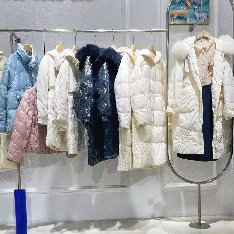 Shanghai's Well-Known Women's Clothing Brand Lagugu 25 Winter Korean-Style down Jackets Clearance Sale from Mall Closures, Women's Clothing Wholesale Shanghai's Well-Known Women's Clothing Brand Lagugu 25 Winter Korean-Style down Jackets Clearance Sale from Mall Closures, Women's Clothing Wholesale
