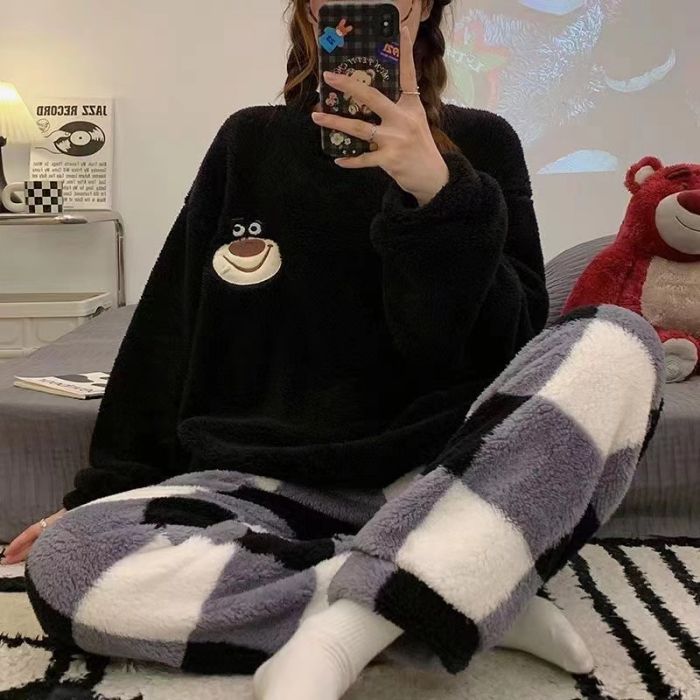 Transfronteriza Vietnam al por mayor otoño invierno pijamas franela espesa dulce caricatura calentamiento manga larga ropa para el hogar
