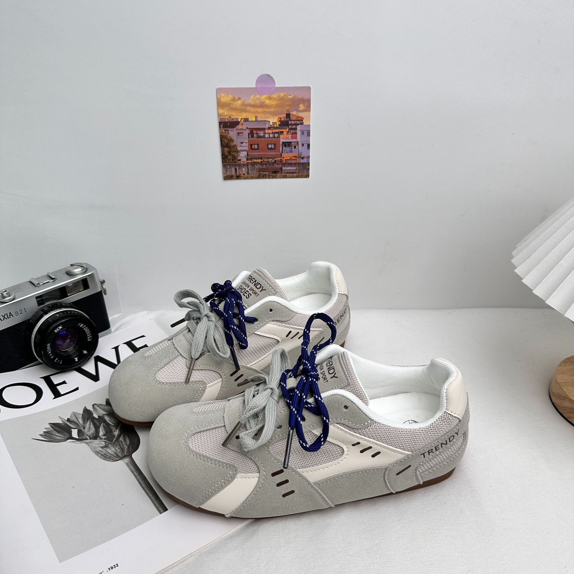 A9891 plantilla de látex/zapatos feos y lindos zapatos de deporte estilo Hong Kong zapatos de mujer 2025 nuevos zapatos de entrenamiento alemán casuales de nicho de estilo caliente de primavera
