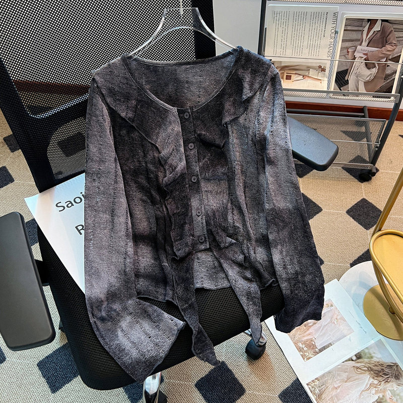 Unique and beautiful, this round-neck, flared-sleeve T-shirt is a stunning piece for women. It features a new, short design with ruffled edges, perfect for the 2026 autumn season Unique and beautiful, this round-neck, flared-sleeve T-shirt is a stunning piece for women. It features a new, short design with ruffled edges, perfect for the 2026 autumn season