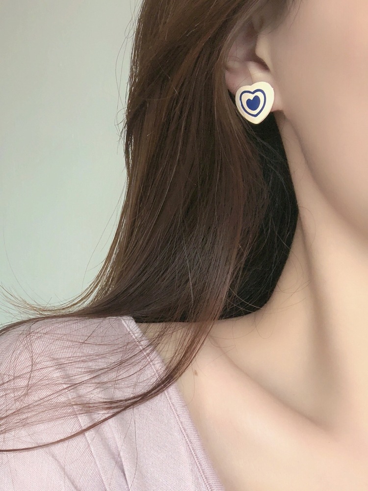 Cute Heart Shape Alloy Stoving Varnish Ear Studs display picture 5