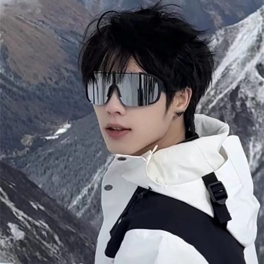 Cross-border new outdoor riding sunglasses windproof sunglasses mountaineering ski glasses conjoined sports glasses wholesale
