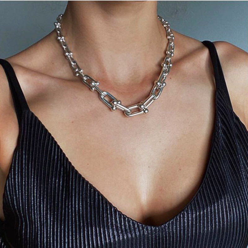 Vergulde legering ketting, gepersonaliseerde hoefijzervormige U-vormige handgemaakte sieraden, trui ketting, trendy_voghion.com