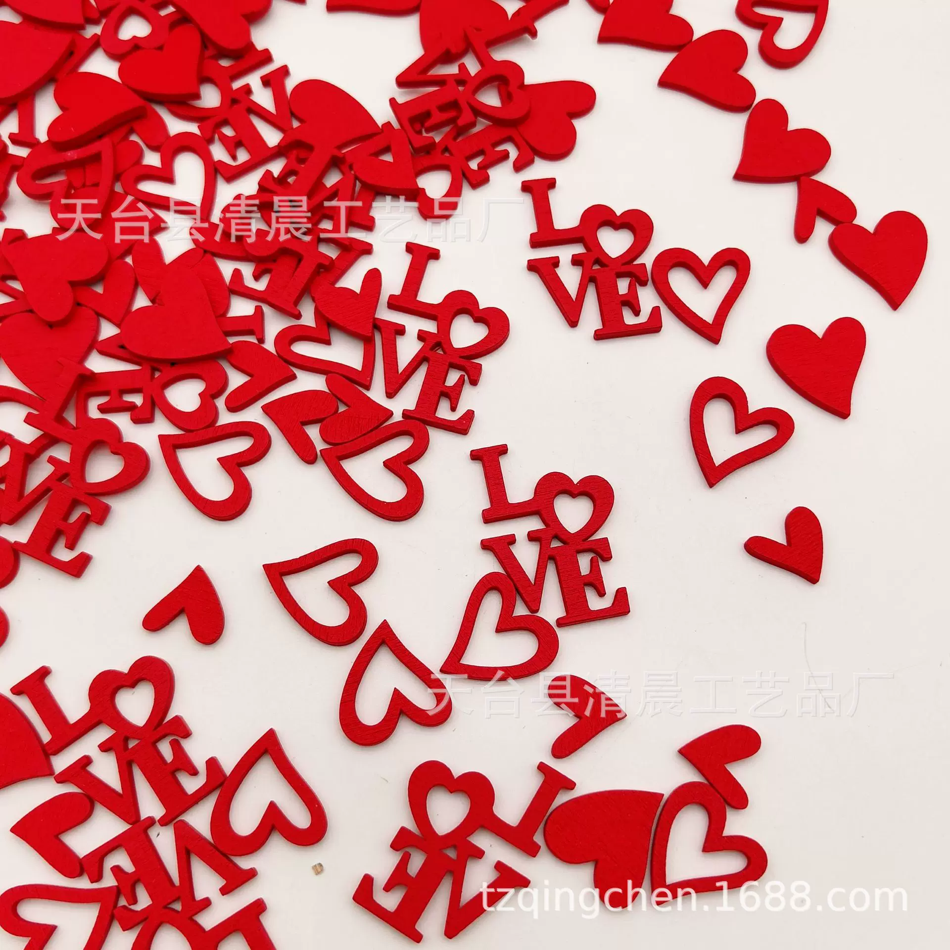 跨境桃心木片爱心婚礼纸屑婚庆餐桌装饰木质品情人节七夕布置用品