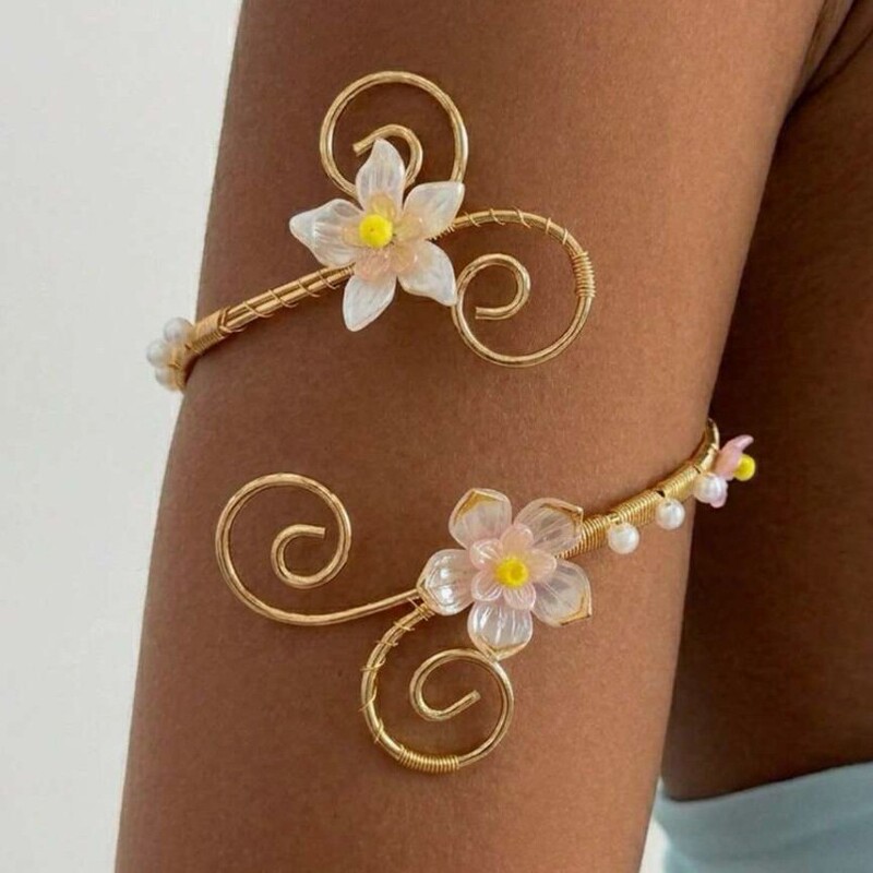 New cross-border summer fashion floral arm chain, exaggerated geometric open metal bracelet arm ring New cross-border summer fashion floral arm chain, exaggerated geometric open metal bracelet arm ring