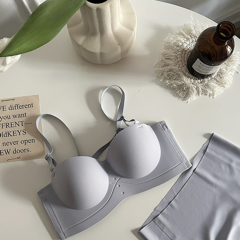 231 cartón original media taza engrosada ropa interior de las mujeres pequeño pecho push up inalámbrico grande sujetador sin costuras