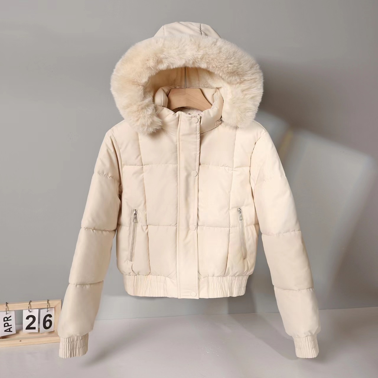 Ropa de algodón corta para mujeres superando el viento de Hong Kong estilo coreano de invierno acelerado chaqueta de algodón estudiantil gran abrigo de pan de cuello de pelo image 4
