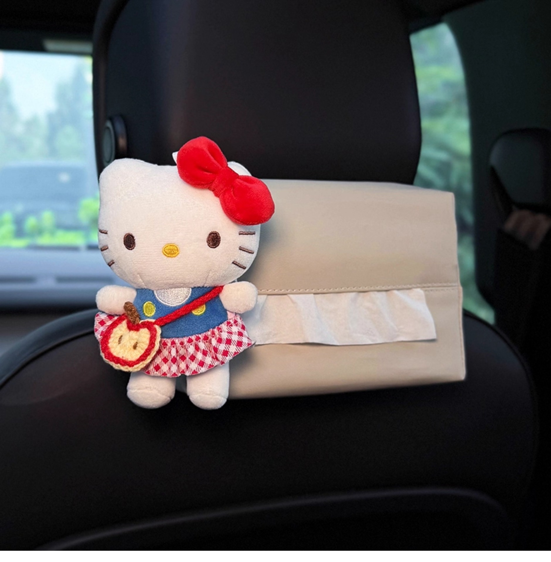 2026 New Model Car Tissue Box, Hanging Type for Car Rear Seat Headrest, High-End and Stylish Design for Women