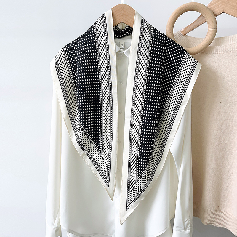 2025 nuevo estilo verano todo-fósforo cintura a juego camisa traje de mezclilla chal seda de sarga toalla triangular de moda fresca