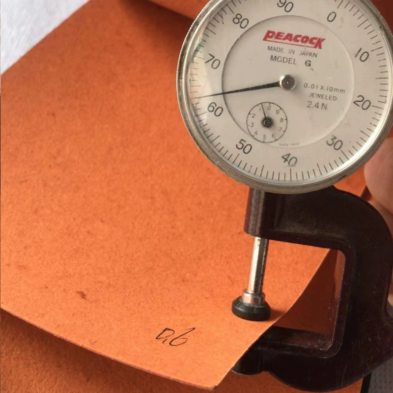 Оптовые кожаные отруби бумага черная желтая переработанная кожа бумажная подкладочная бумага 1 мм кожа Отруби Бумага коричневая кожа Отруби бумага