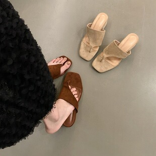 Women's Flip-Flops Women's Summer Wearing New Style Elegant Suede Fairy Style Retro Design Sense Thick Heel Flip-Flop Sandals