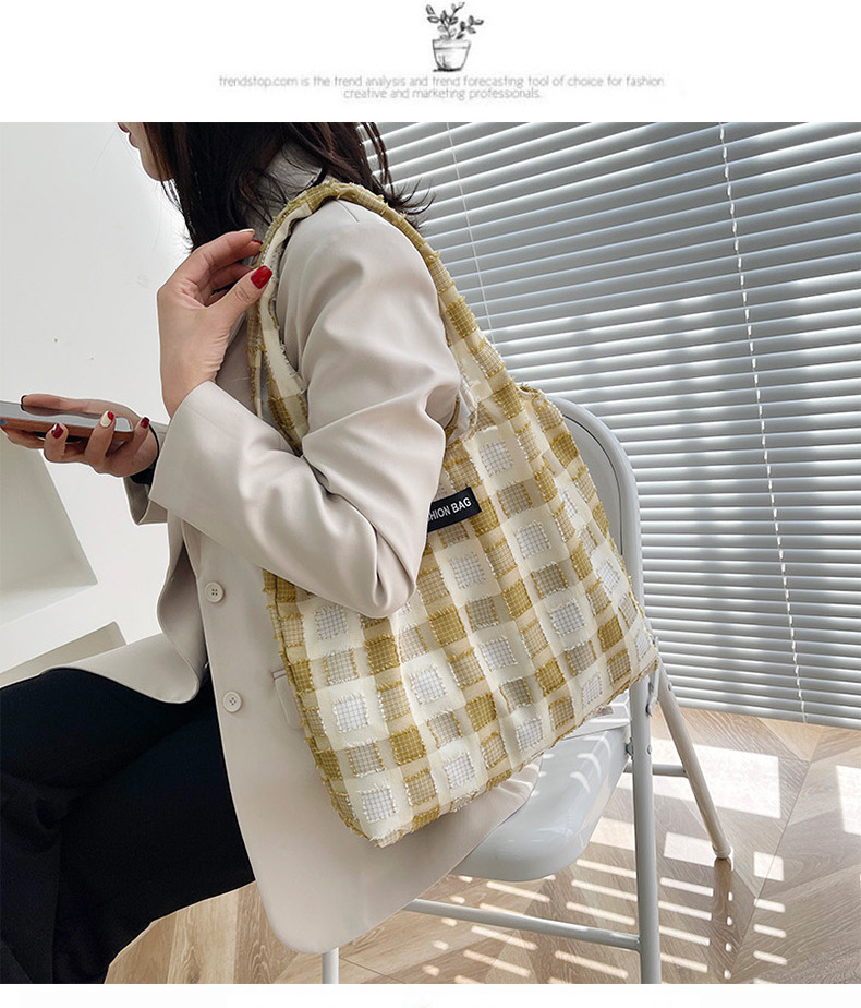 Forest-themed college style artistic girl checkered versatile tote bag, Korean Instagram fresh and cute student class shoulder bag undefined