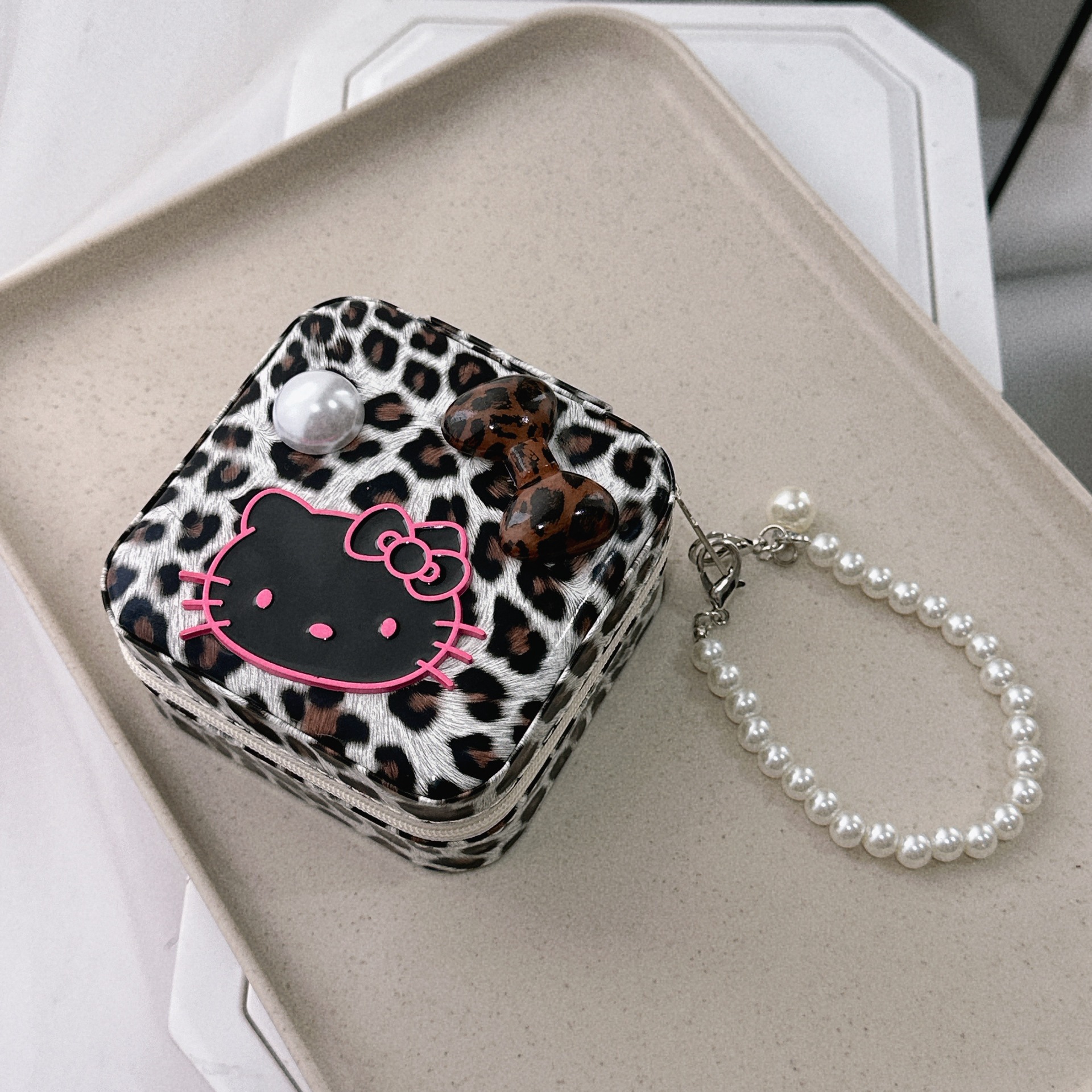 Cute leopard print KT cat jewelry box for women, necklace and earring storage box, cartoon travel portable small bag charm