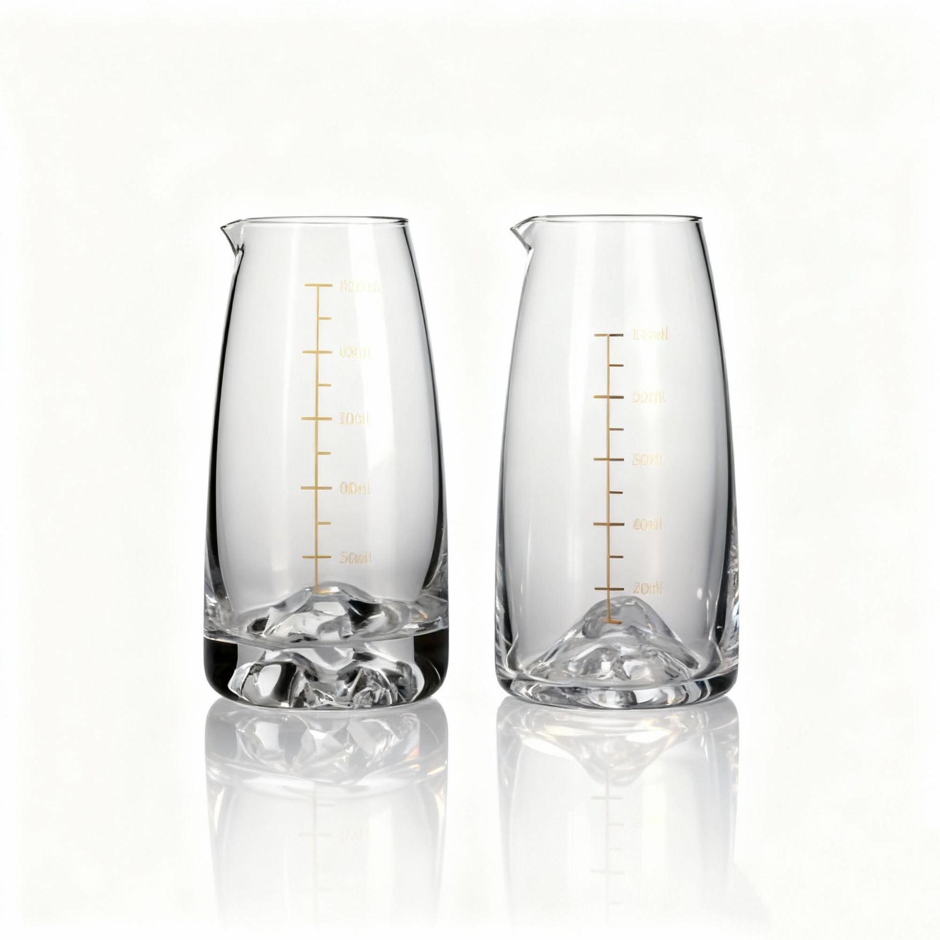 Disparador de licor al por mayor de la colina, tetera de licor, cuchara de licor con una escala de taza masculina, juego de licor clásico
