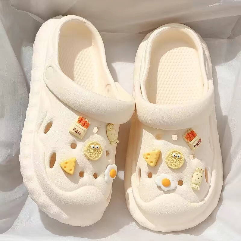 Thick-Soled Croc Shoes for Women Summer Beach Outerwear Baotou Cartoon Non-Slip Breathable Sandals for Women's Home Use
